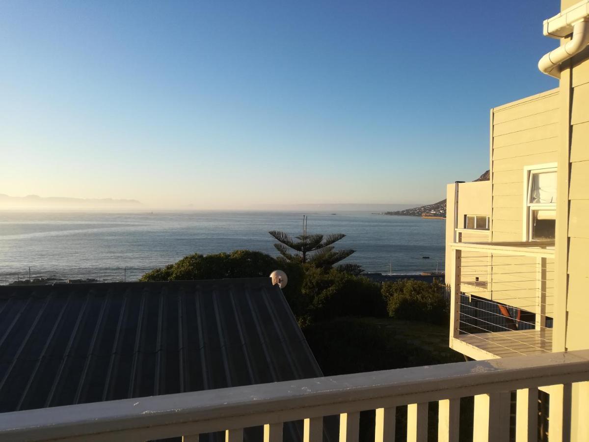 ホテル De La Hilcremat Simonʼs Town エクステリア 写真