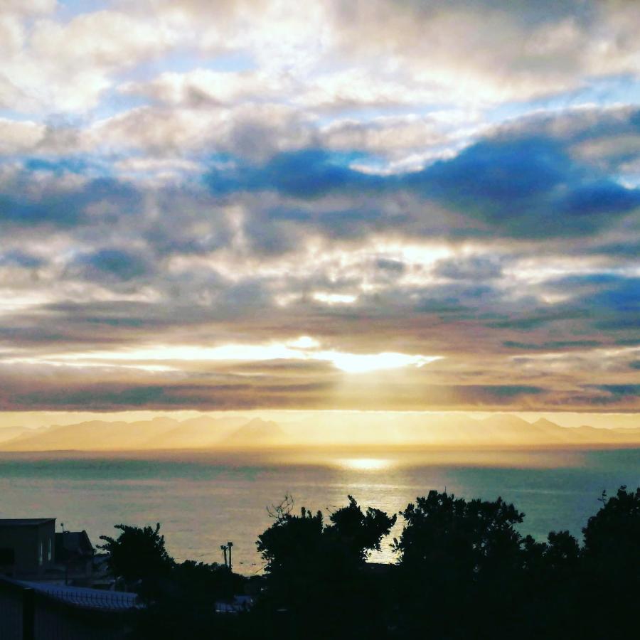 ホテル De La Hilcremat Simonʼs Town エクステリア 写真